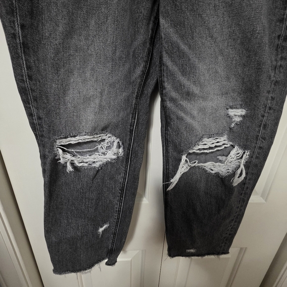 American Eagle Mom Jean Distressed Denim Size 6 xshort - Picture 5 of 10